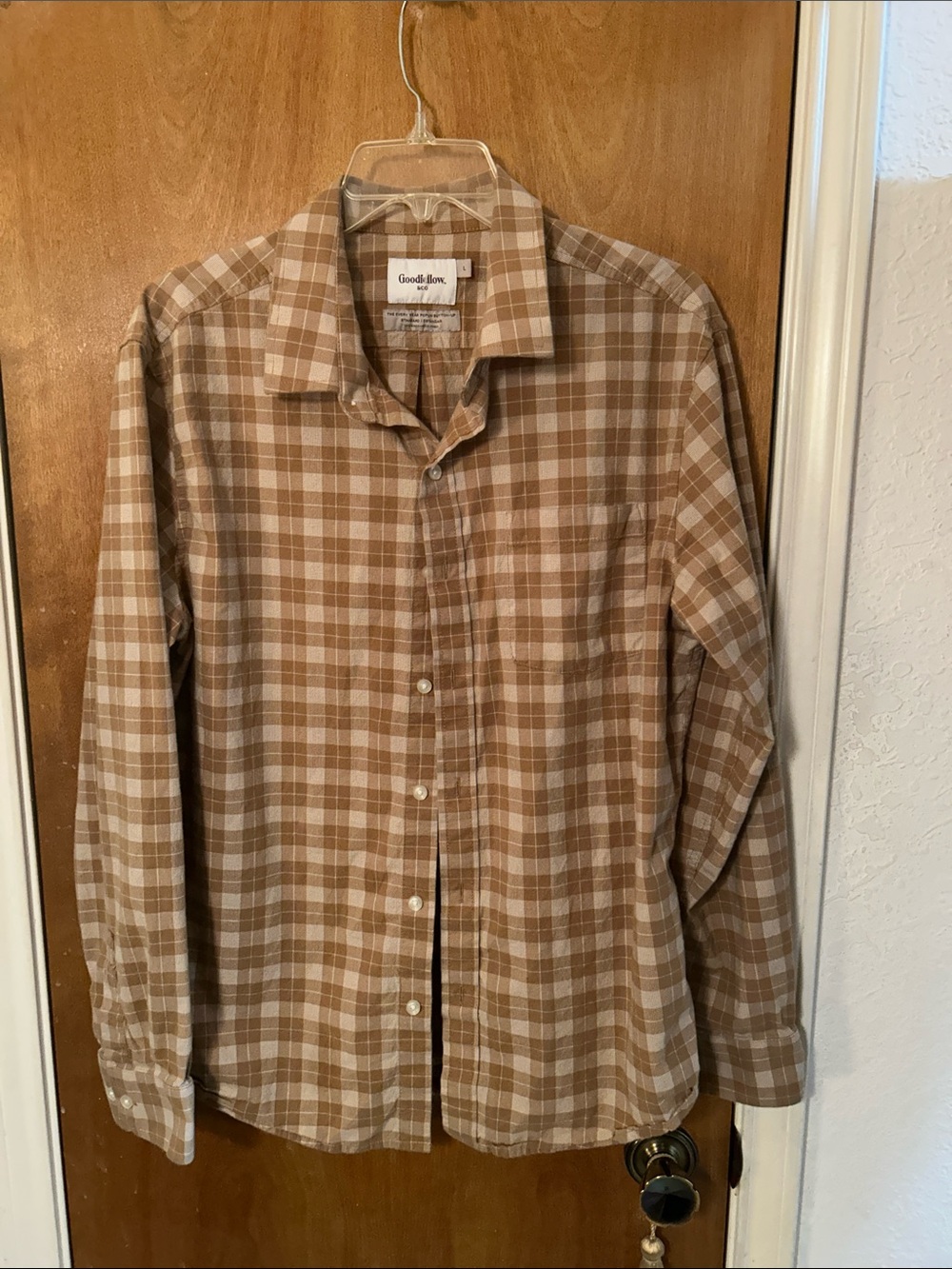 Goodfellow & Co Tan and Cream Plaid Long-Sleeve Button-Down Shirt. L